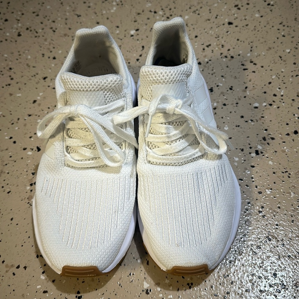 Adidas Swift Run